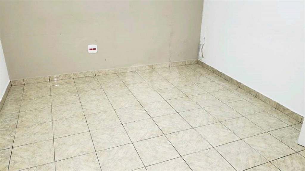 Terreno com 3 casas 