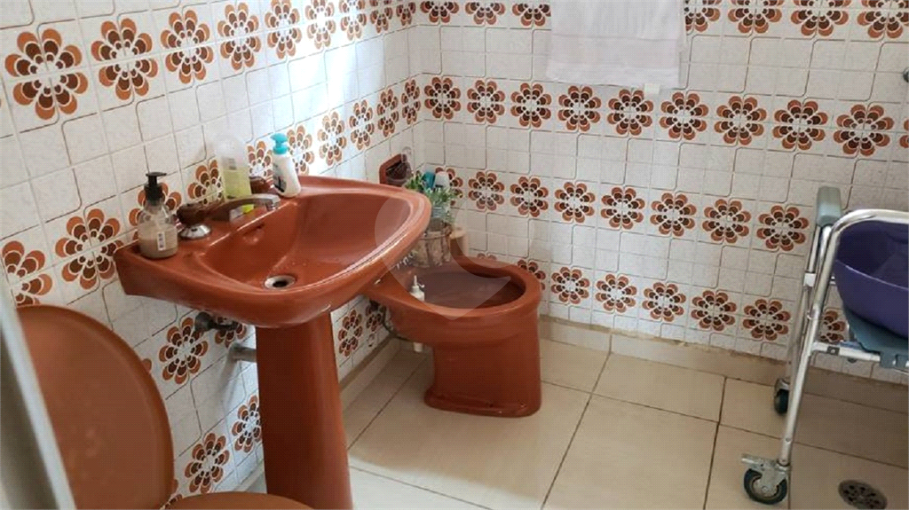 Terreno com 3 casas 
