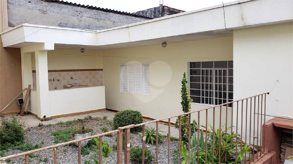 Terreno com 3 casas 