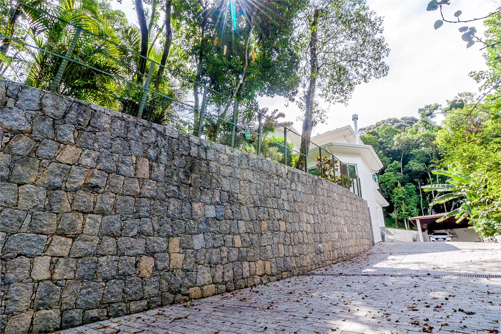 Casa  de  Alto Padrão Na Serra Da Cantareira