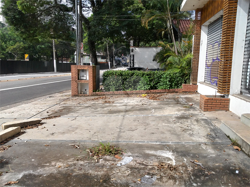 Excelente Prédio Comercial na Av. Nova Cantareira no Tucuruvi