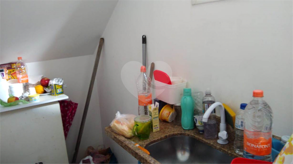 Comercial com renda