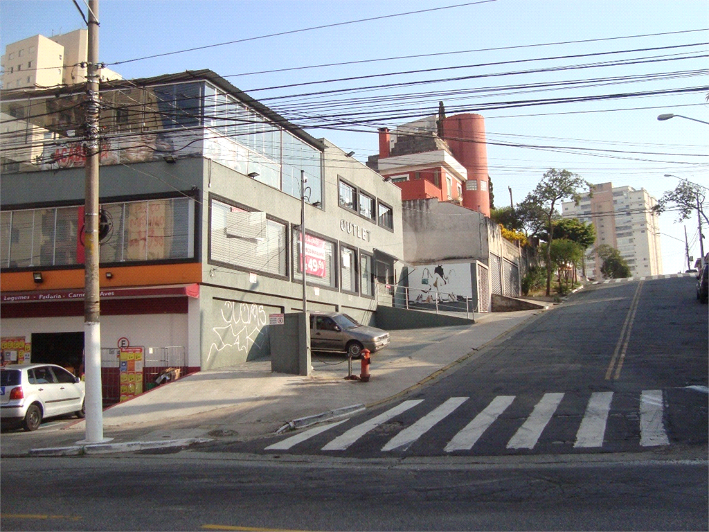 Comercial com renda