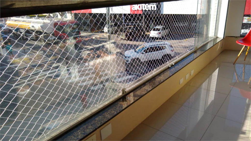 Comercial com renda