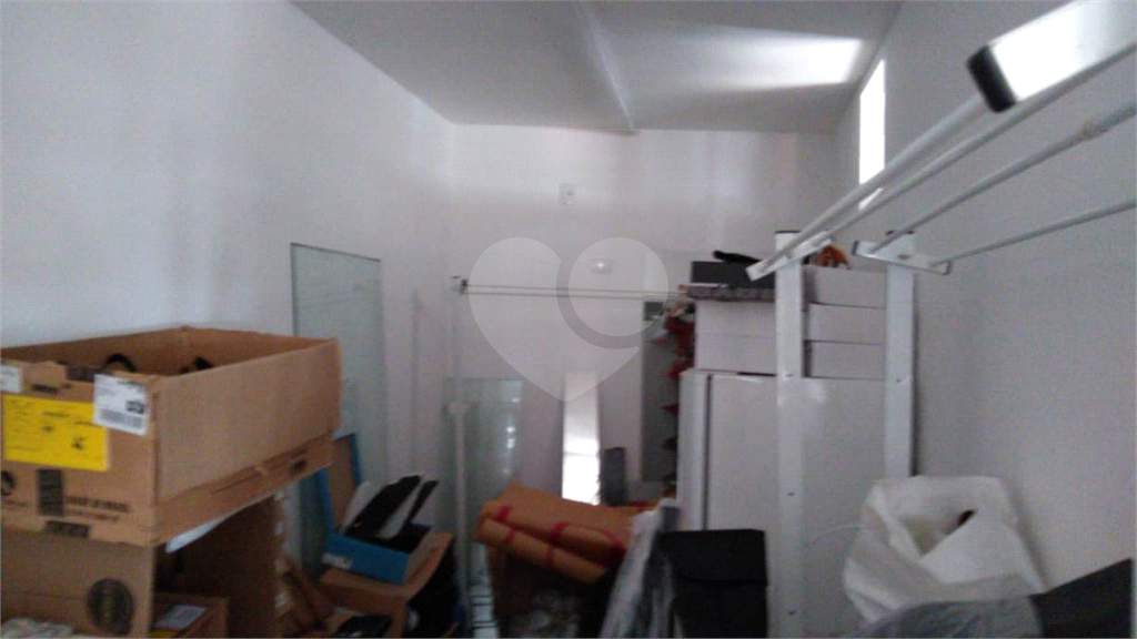 Comercial com renda