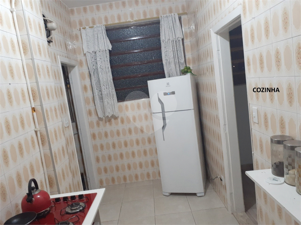 APARTAMENTO em CENTRO
