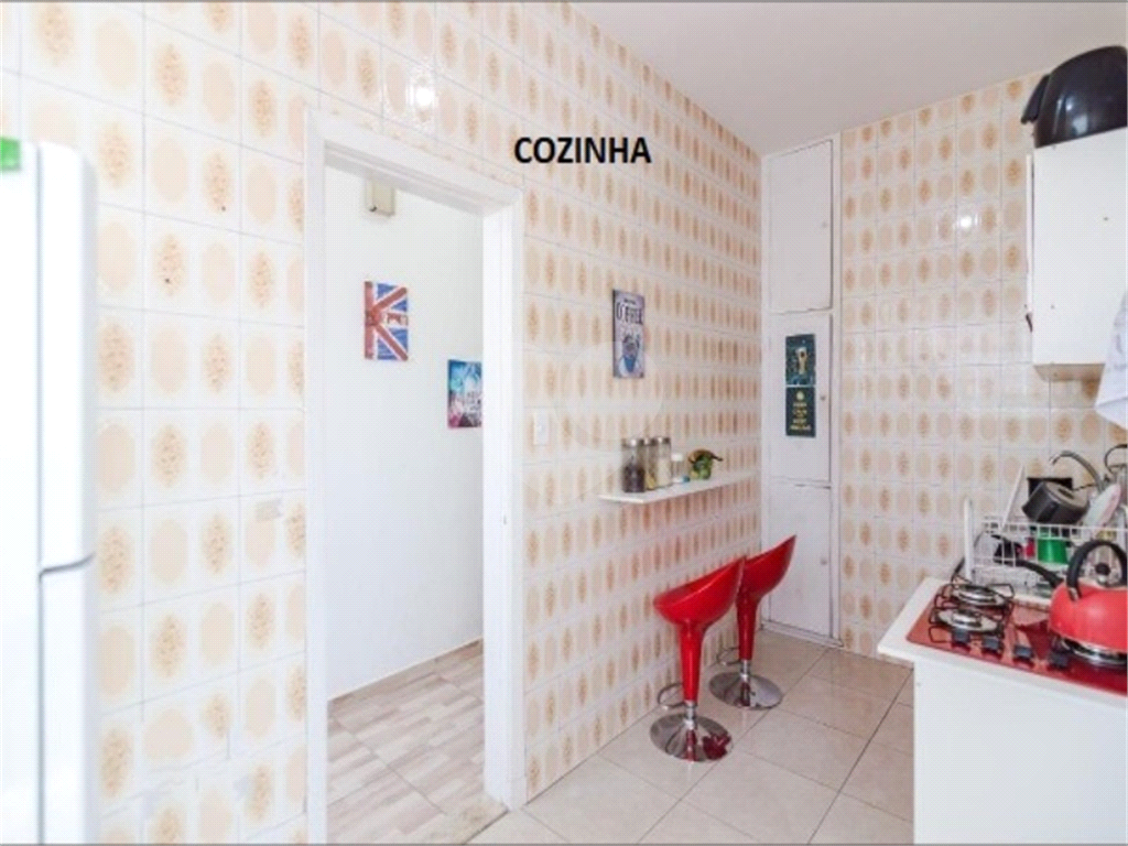 APARTAMENTO em CENTRO