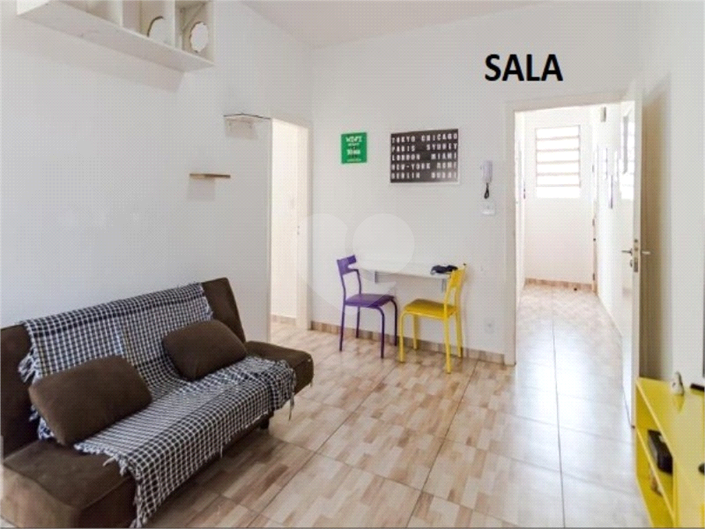 APARTAMENTO em CENTRO