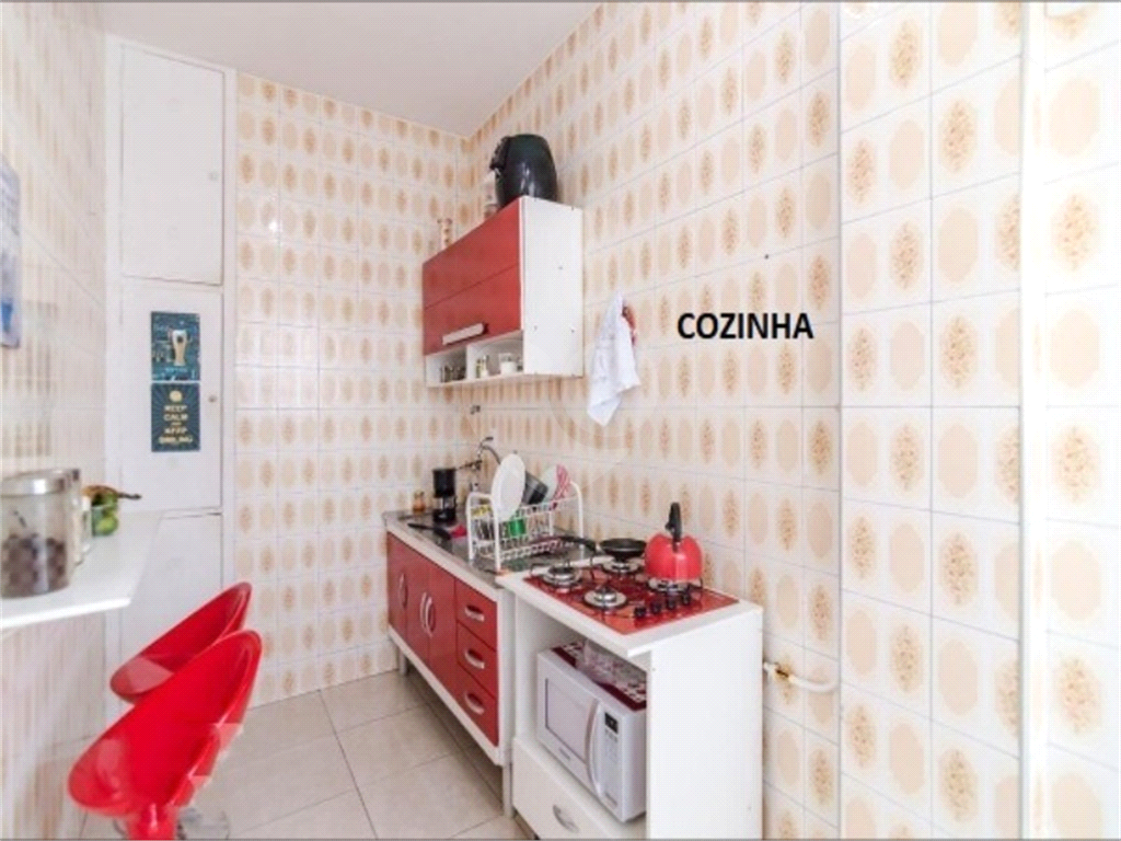 APARTAMENTO em CENTRO