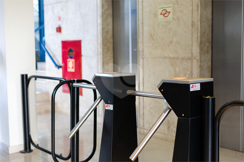 Sala Comercial - São Judas - 30 Metro - 2 Banheiros - 1 Vaga - Venda / Locação