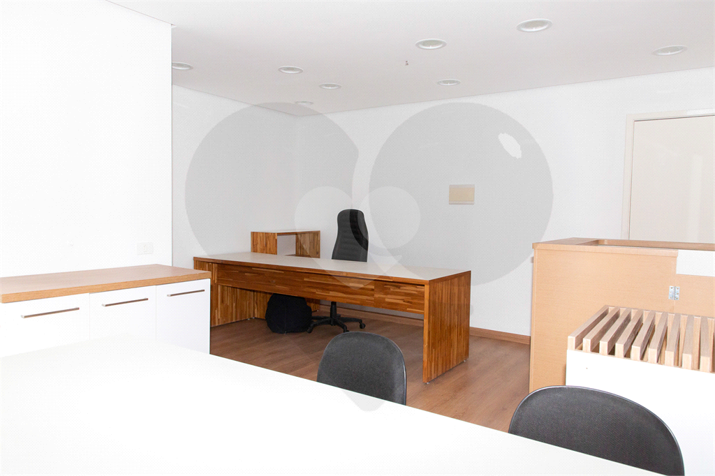 Sala Comercial - São Judas - 30 Metro - 2 Banheiros - 1 Vaga - Venda / Locação