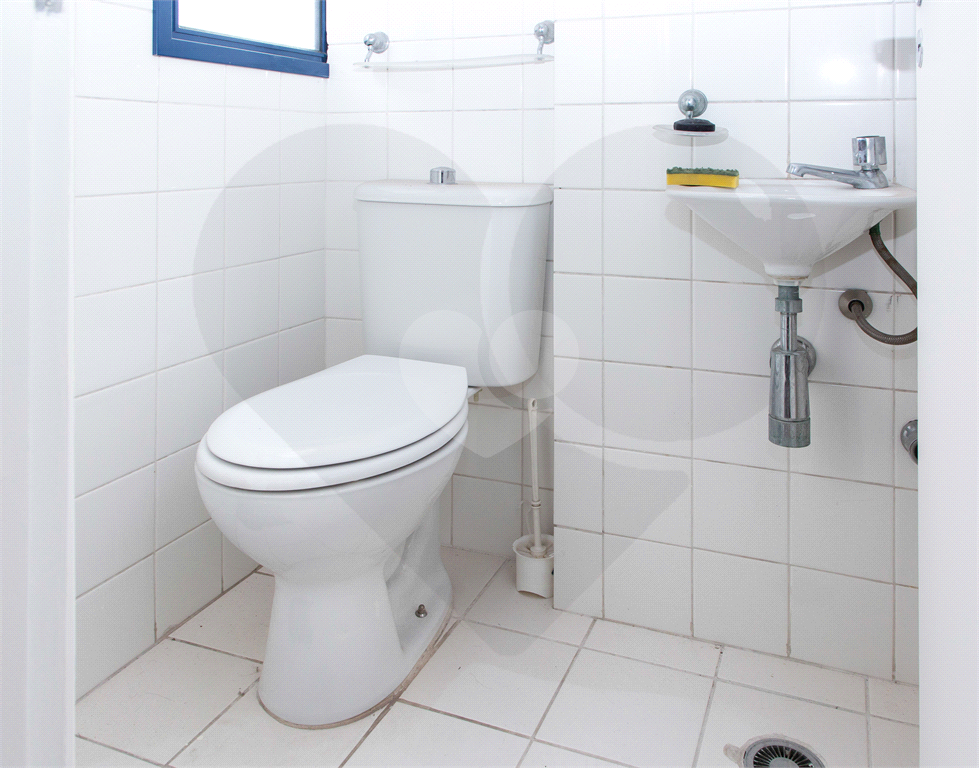 Sala Comercial - São Judas - 30 Metro - 2 Banheiros - 1 Vaga - Venda / Locação