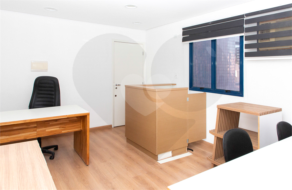 Sala Comercial - São Judas - 30 Metro - 2 Banheiros - 1 Vaga - Venda / Locação