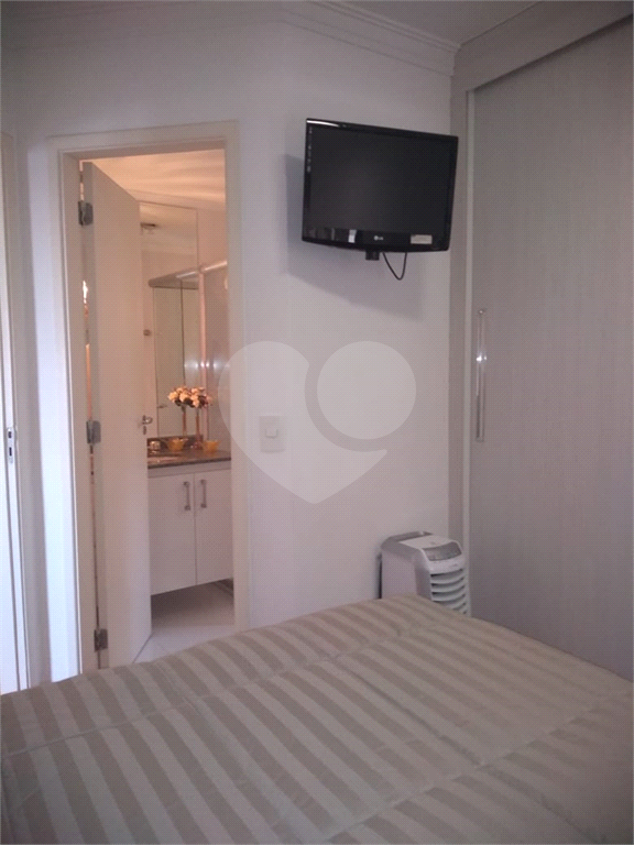 Lindo apartamento, bem localizado, próximo ao Parque da Aclimação e comércios da região.