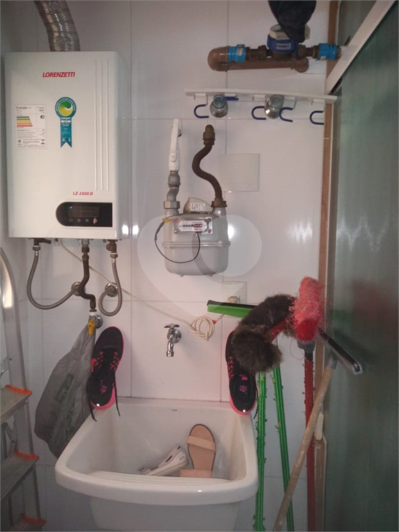 Lindo apartamento, bem localizado, próximo ao Parque da Aclimação e comércios da região.