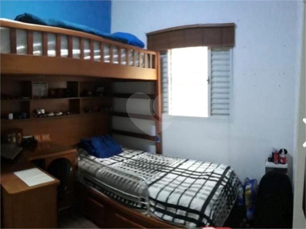 Casa térrea para venda, Jardim Brasil, São Paulo com 204 m², 3 suites e 5 vagas de garagem.