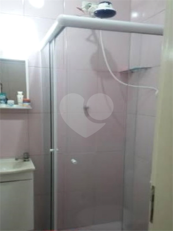 Casa térrea para venda, Jardim Brasil, São Paulo com 204 m², 3 suites e 5 vagas de garagem.