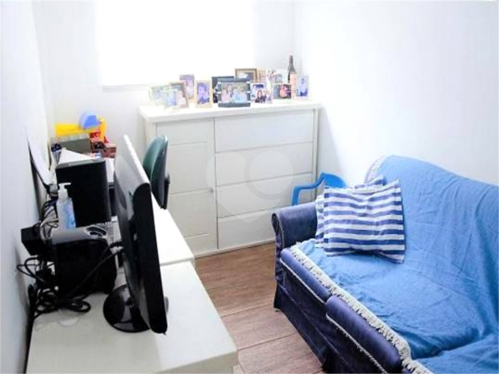 Casa térrea para venda, Jardim Brasil, São Paulo com 204 m², 3 suites e 5 vagas de garagem.