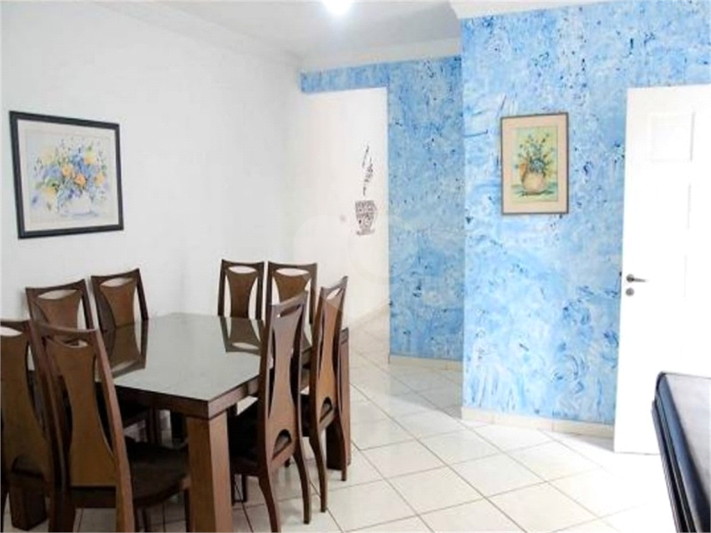 Casa térrea para venda, Jardim Brasil, São Paulo com 204 m², 3 suites e 5 vagas de garagem.
