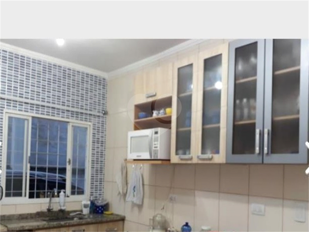 Casa térrea para venda, Jardim Brasil, São Paulo com 204 m², 3 suites e 5 vagas de garagem.
