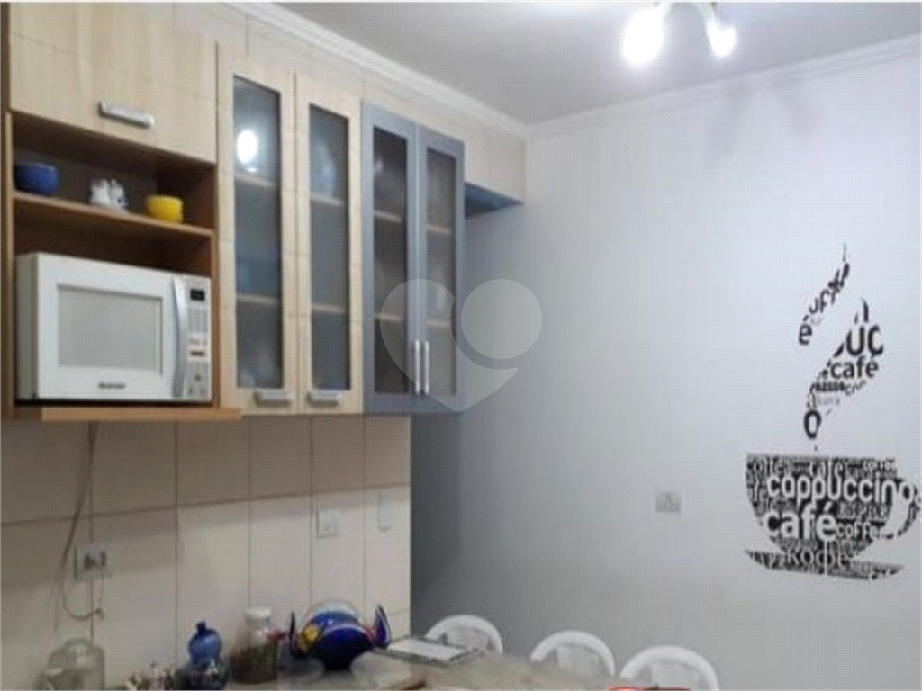 Casa térrea para venda, Jardim Brasil, São Paulo com 204 m², 3 suites e 5 vagas de garagem.