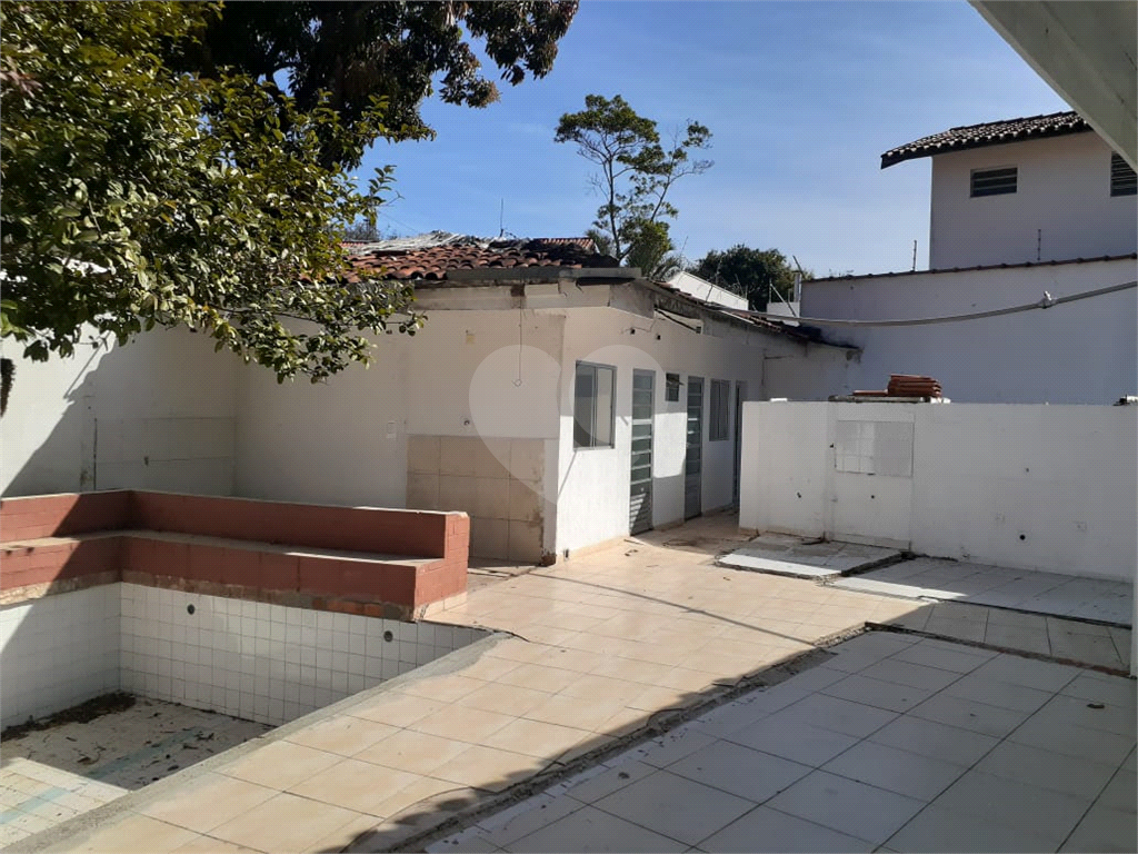 Casa com excelente terreno no Alto de Pinheiros