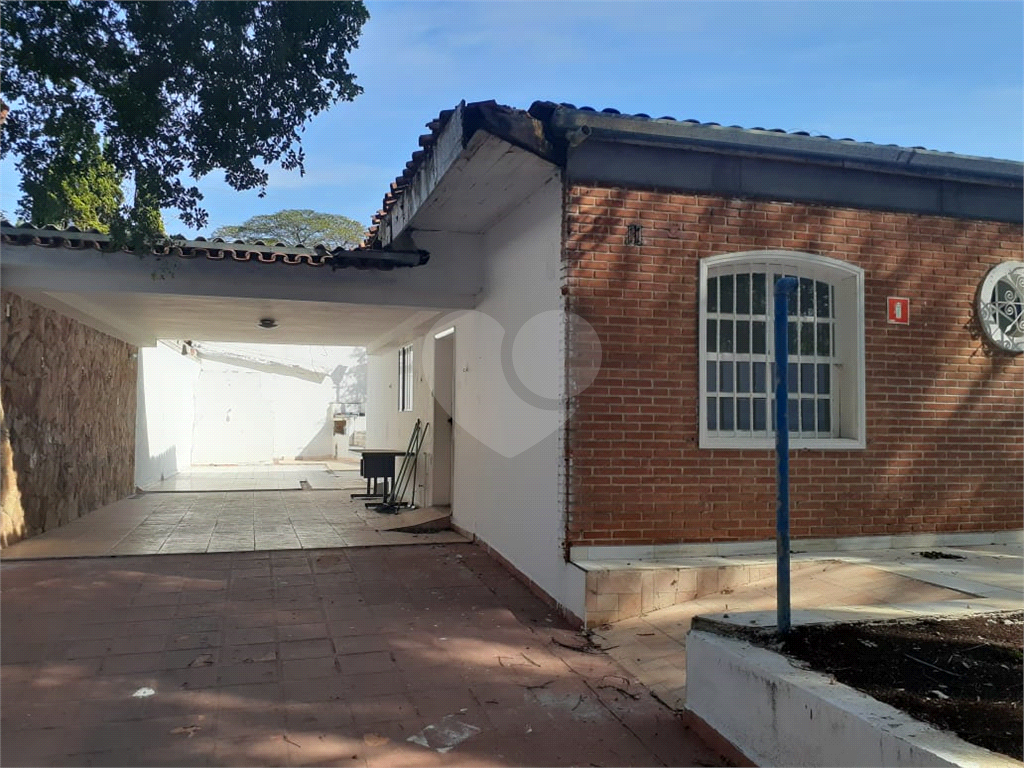 Casa com excelente terreno no Alto de Pinheiros