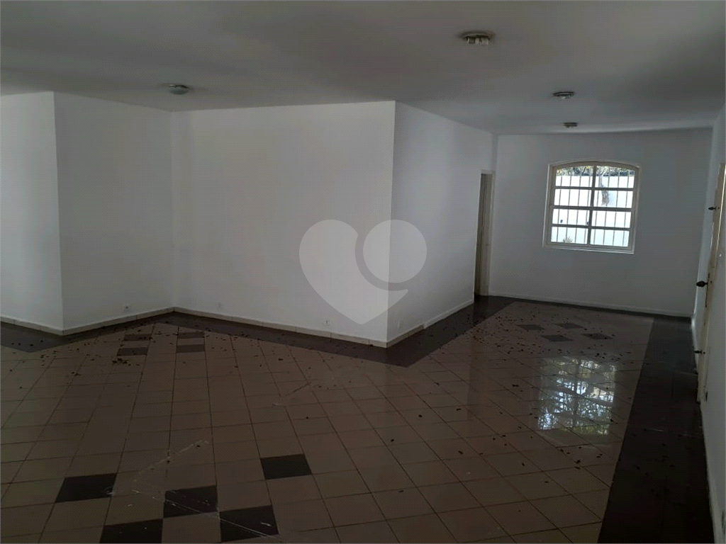 Casa com excelente terreno no Alto de Pinheiros