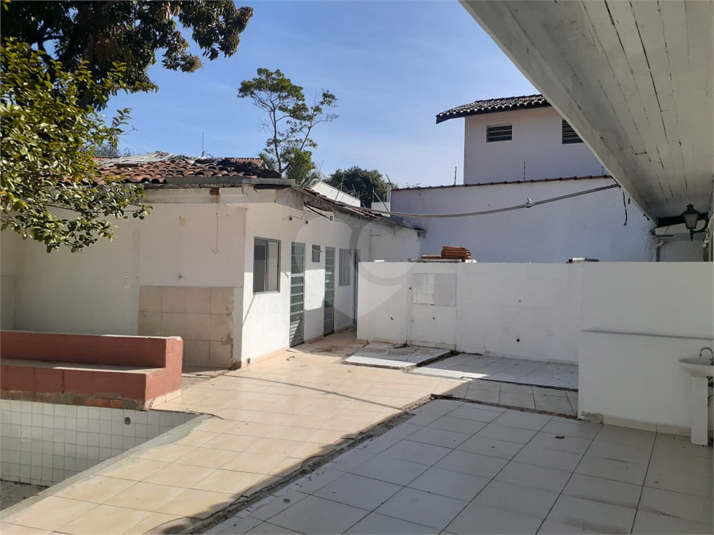 Casa com excelente terreno no Alto de Pinheiros