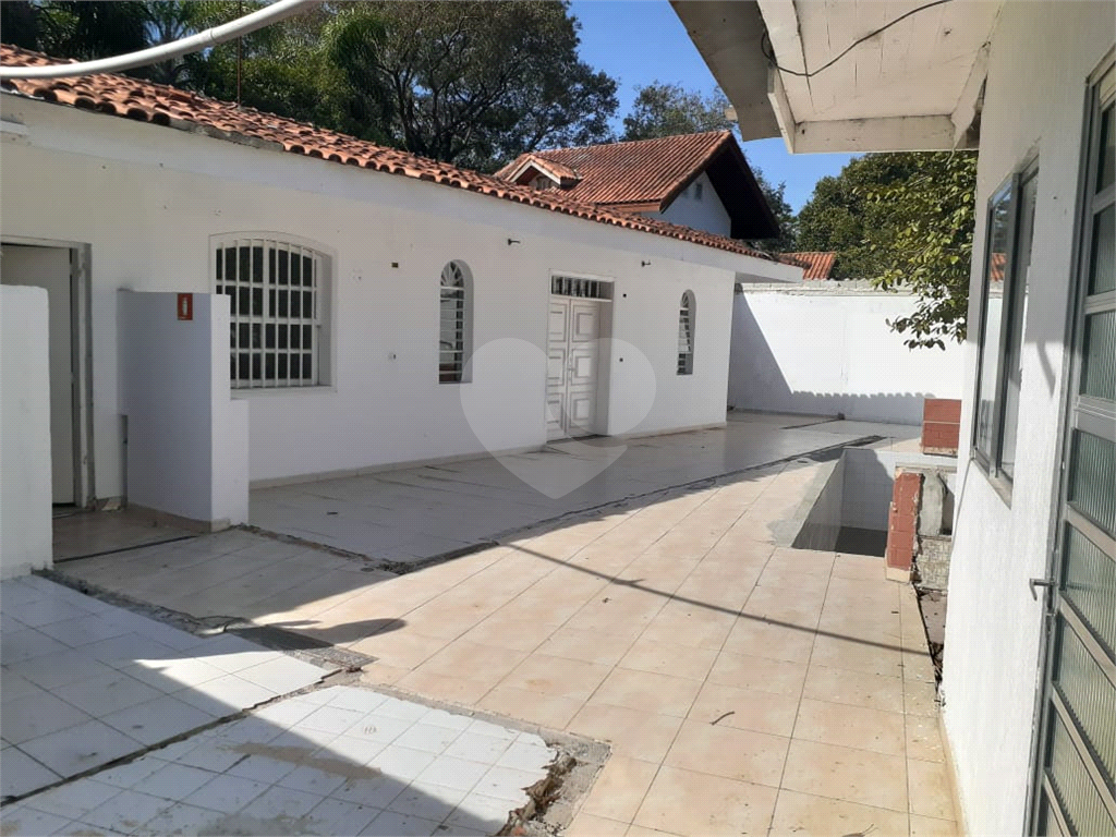 Casa com excelente terreno no Alto de Pinheiros