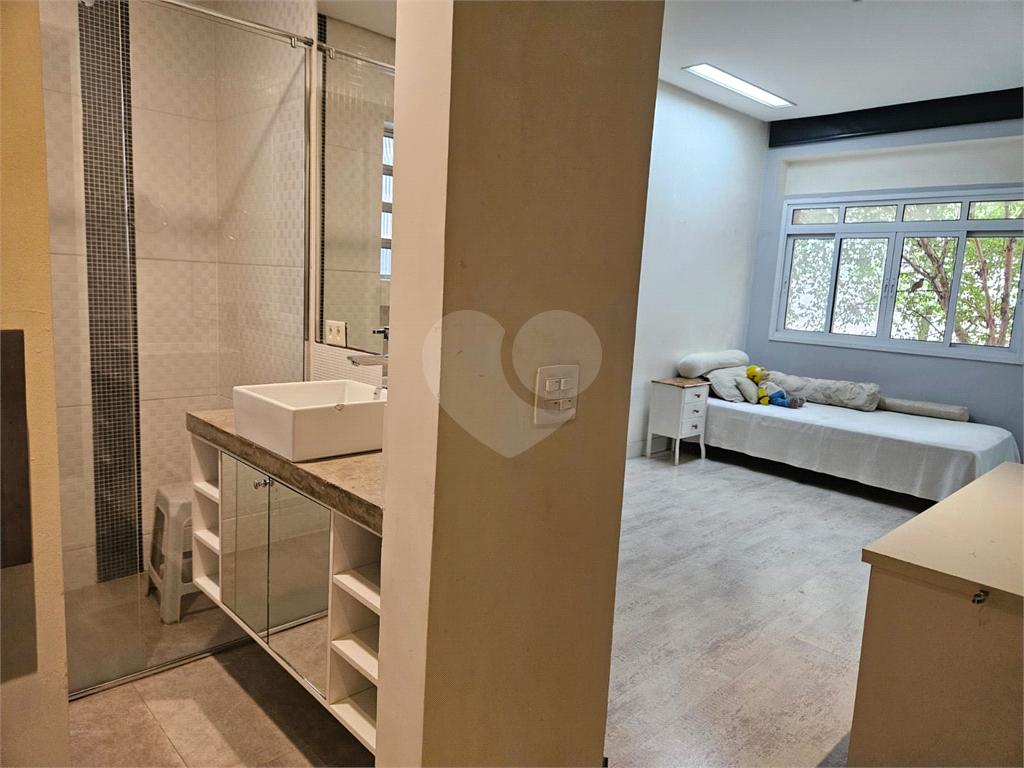 Apartamento à venda na Bela Vista com 3 quartos, sendo 2 suítes 180 m²