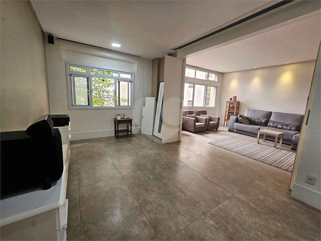Apartamento à venda na Bela Vista com 3 quartos, sendo 2 suítes 180 m²