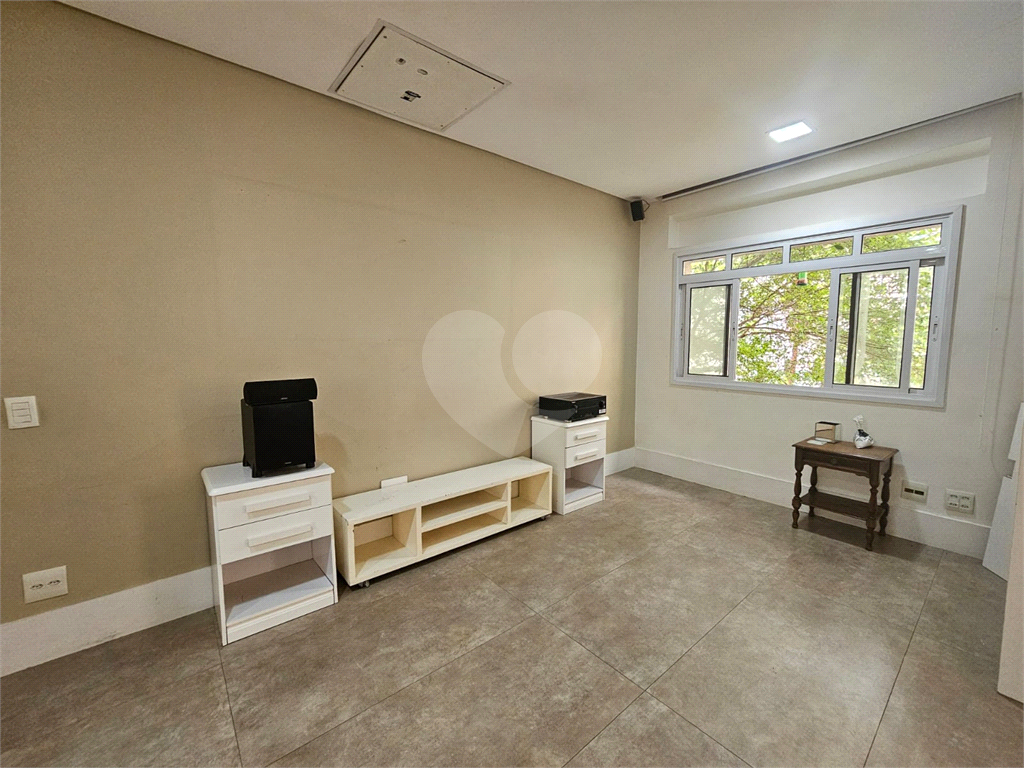 Apartamento à venda na Bela Vista com 3 quartos, sendo 2 suítes 180 m²