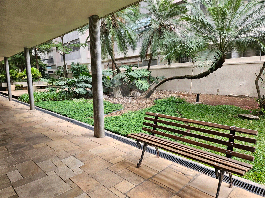 Apartamento à venda na Bela Vista com 3 quartos, sendo 2 suítes 180 m²