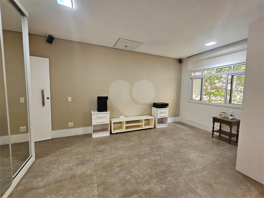 Apartamento à venda na Bela Vista com 3 quartos, sendo 2 suítes 180 m²
