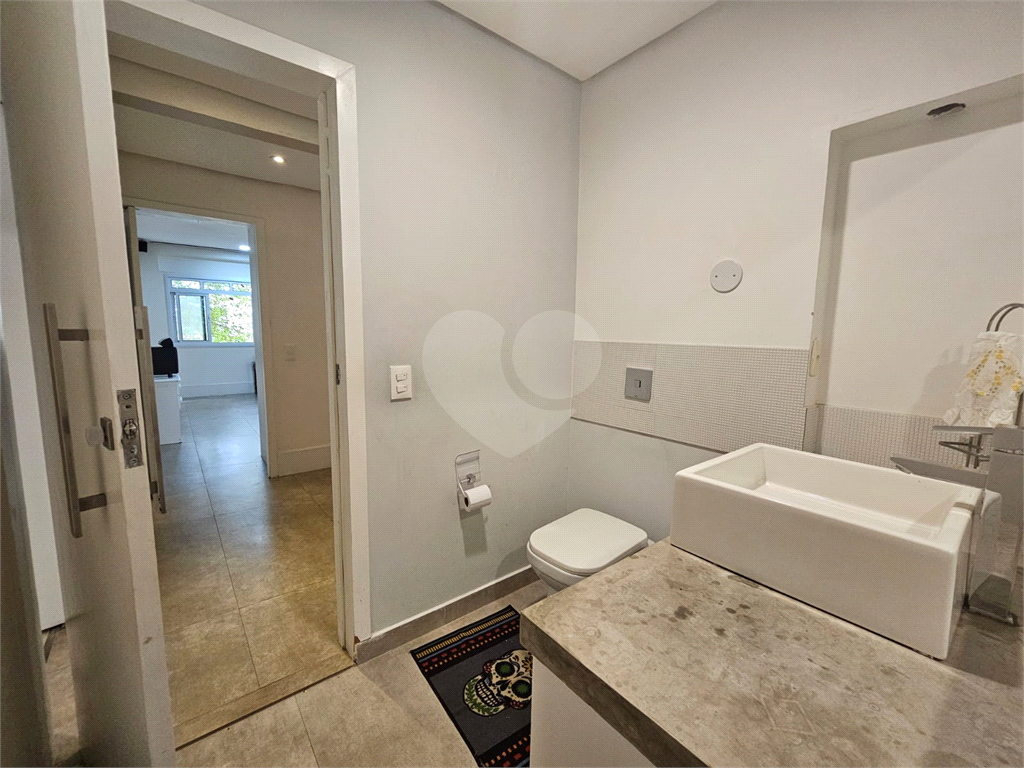 Apartamento à venda na Bela Vista com 3 quartos, sendo 2 suítes 180 m²