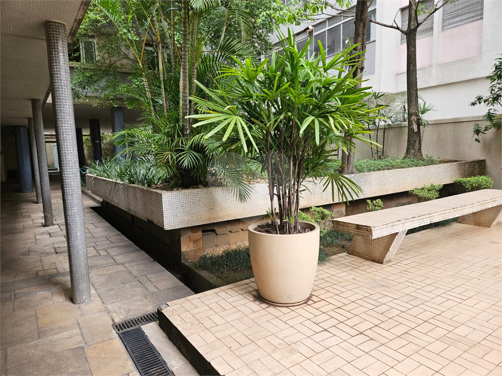 Apartamento à venda na Bela Vista com 3 quartos, sendo 2 suítes 180 m²