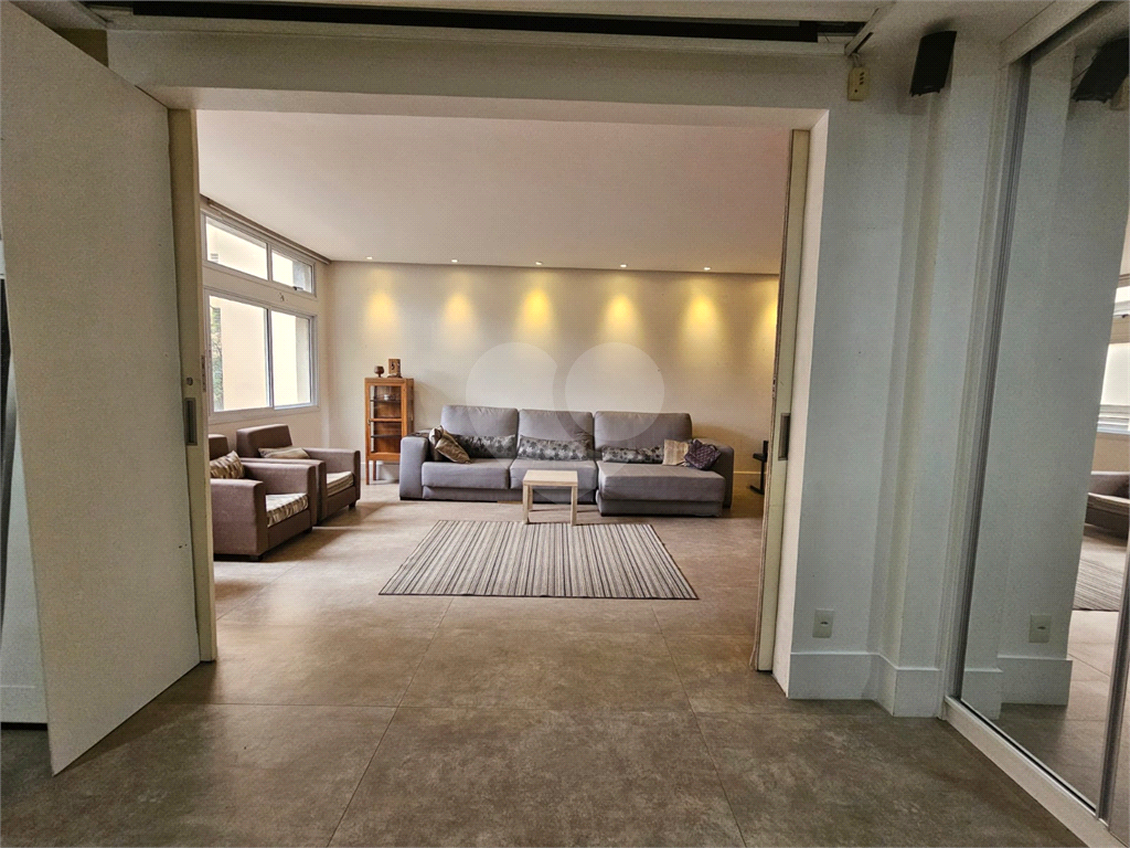 Apartamento à venda na Bela Vista com 3 quartos, sendo 2 suítes 180 m²