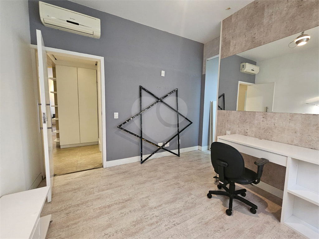 Apartamento à venda na Bela Vista com 3 quartos, sendo 2 suítes 180 m²