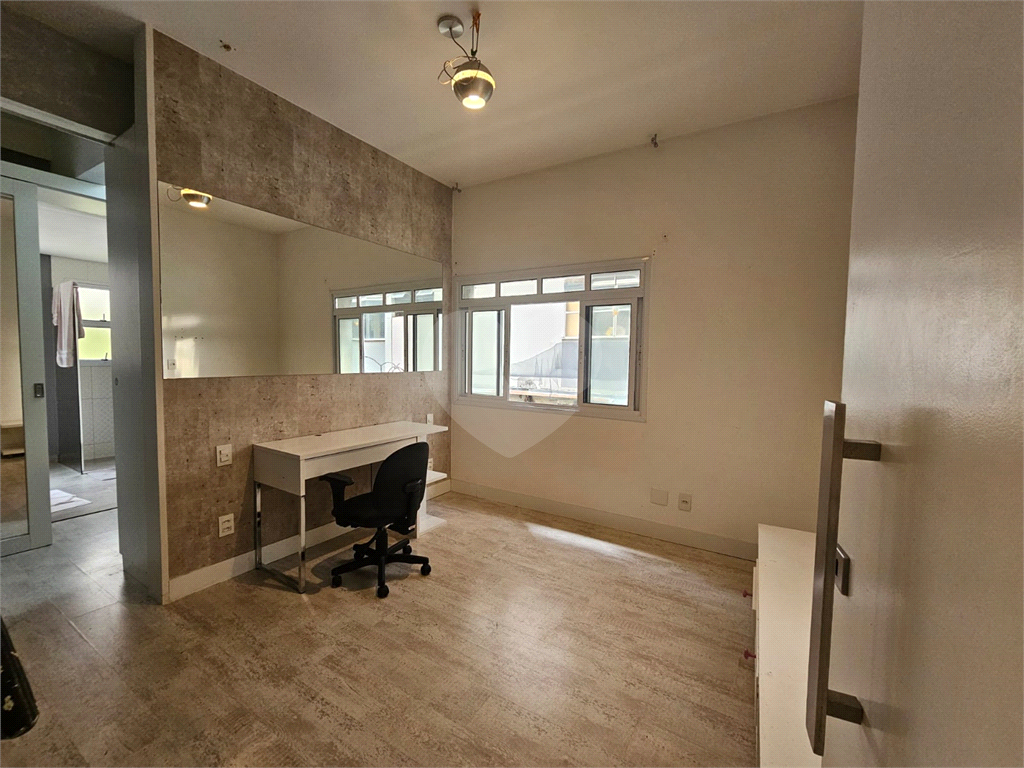 Apartamento à venda na Bela Vista com 3 quartos, sendo 2 suítes 180 m²