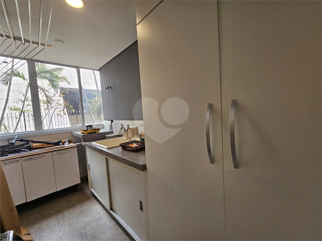 Apartamento à venda na Bela Vista com 3 quartos, sendo 2 suítes 180 m²