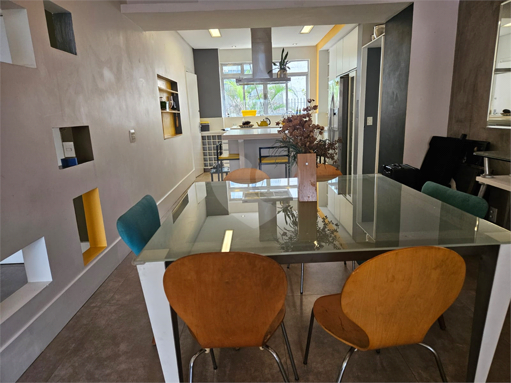 Apartamento à venda na Bela Vista com 3 quartos, sendo 2 suítes 180 m²