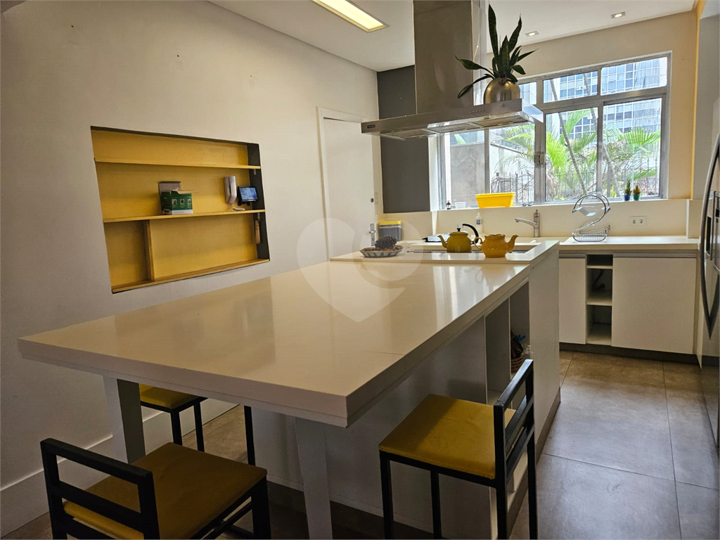 Apartamento à venda na Bela Vista com 3 quartos, sendo 2 suítes 180 m²