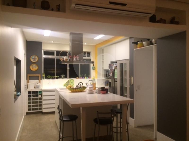 Apartamento à venda na Bela Vista com 3 quartos, sendo 2 suítes 180 m²
