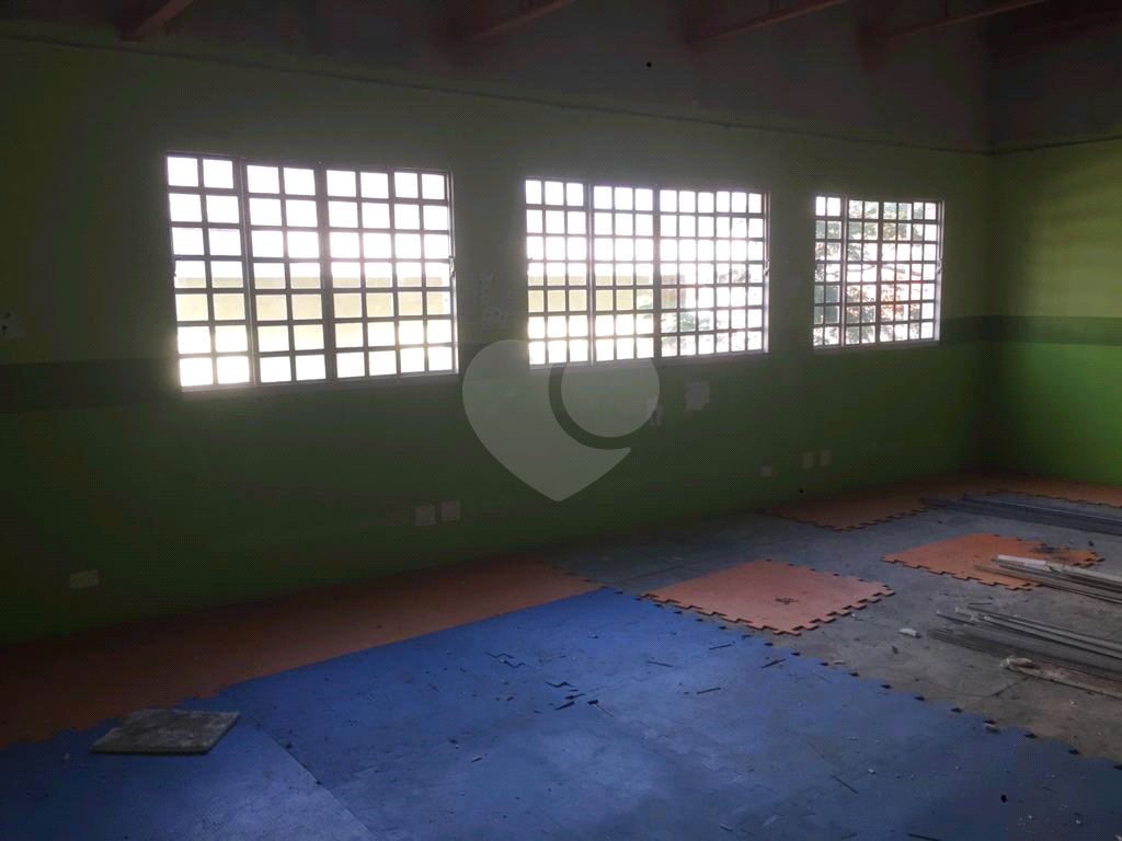 Predio comercial de 4 andares a 1 km do metro santana 