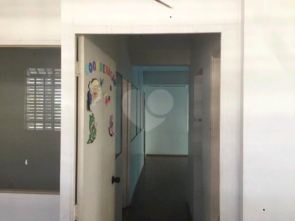Predio comercial de 4 andares a 1 km do metro santana 