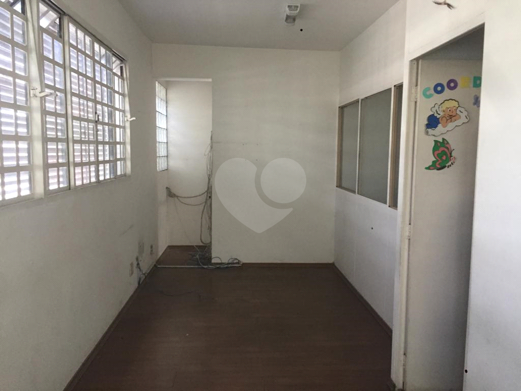 Predio comercial de 4 andares a 1 km do metro santana 