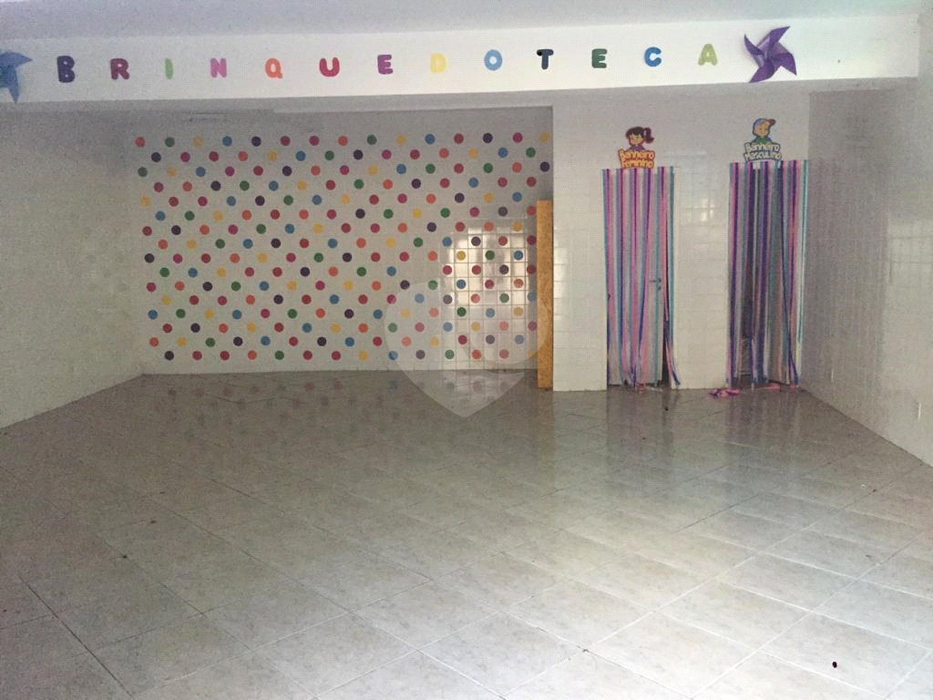 Predio comercial de 4 andares a 1 km do metro santana 