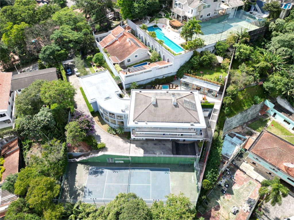Lindo Imovel alto padrao em rua com cancela NA ZONA NORTE, DIFERENCIADO.