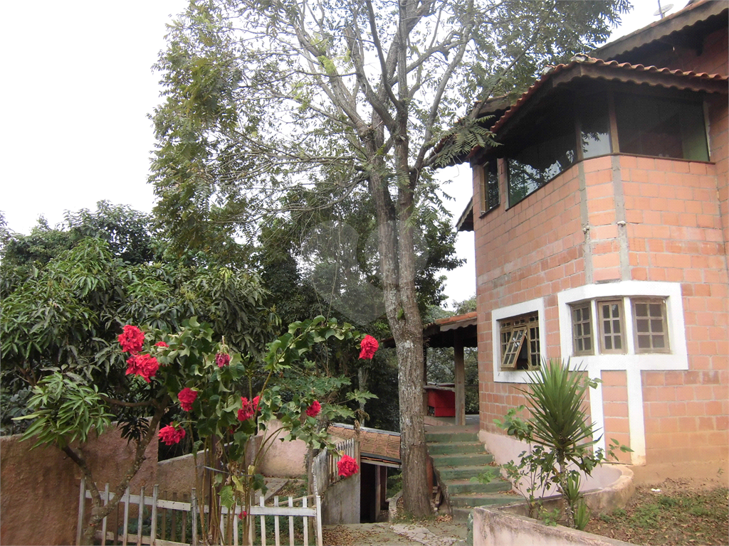 Sobrado em Mairiporã com  1.244 m² de terreno.